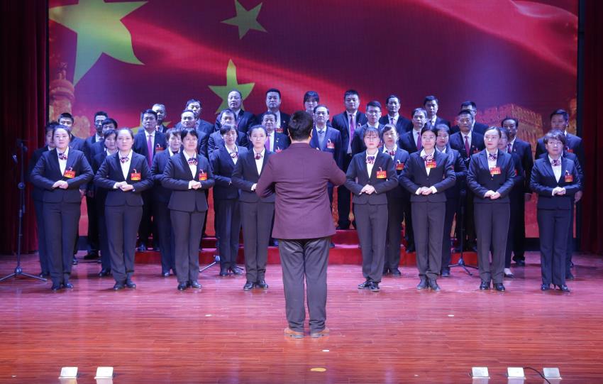 徐州寶潤(rùn)實(shí)業(yè)集團(tuán)2019年度工作動(dòng)員大會(huì)---大合唱《團(tuán)結(jié)就是力量》、《我愛(ài)你中國(guó)》